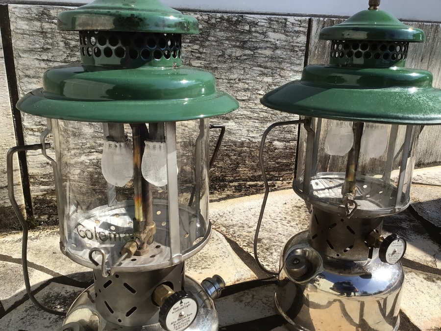 ヴィンテージ兄弟ランタン！コールマンの220D、228D！[2022.02.11発行