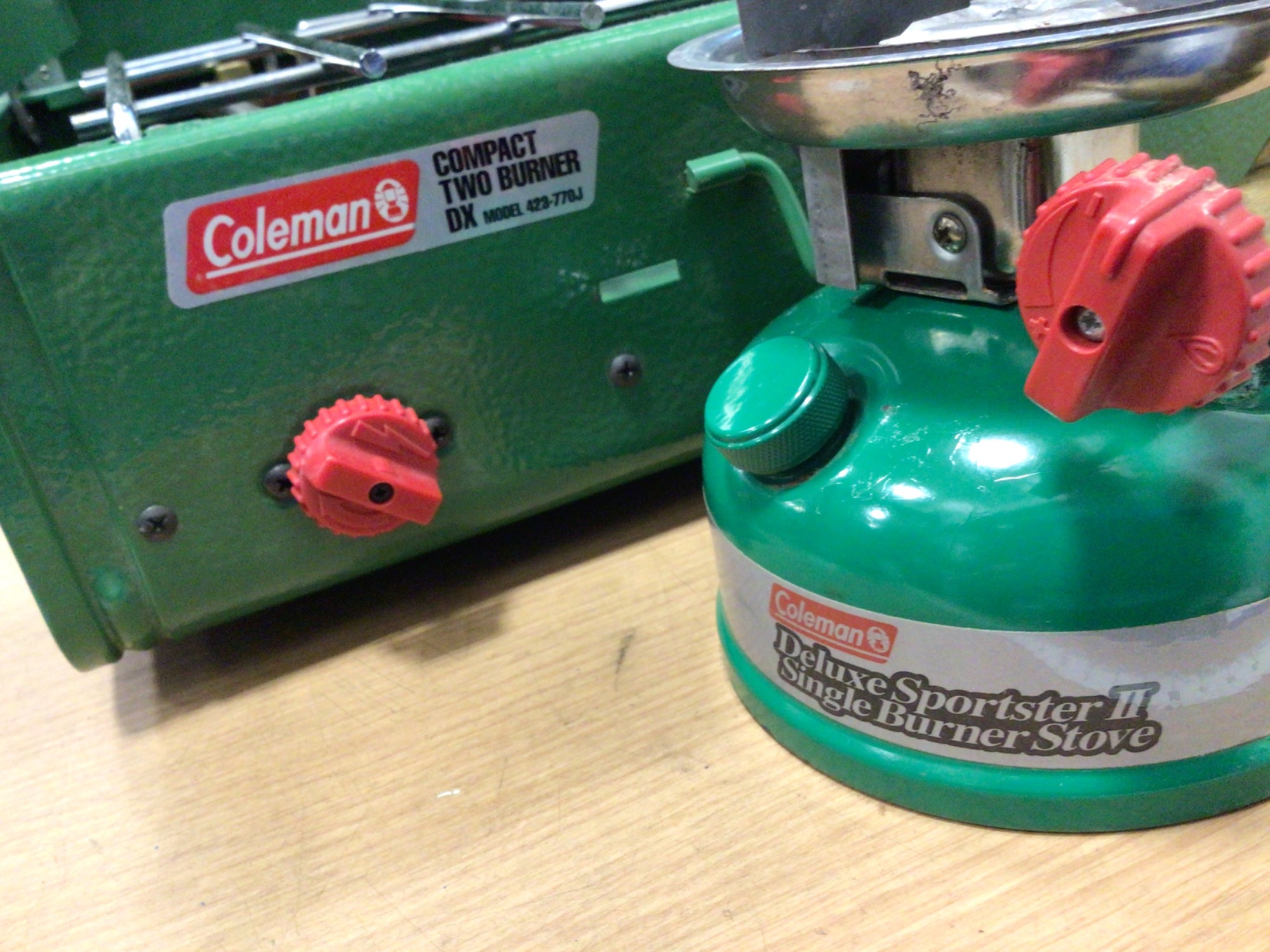 梅雨にもぴったり?コールマン限定アマガエルカラーのDXランタン