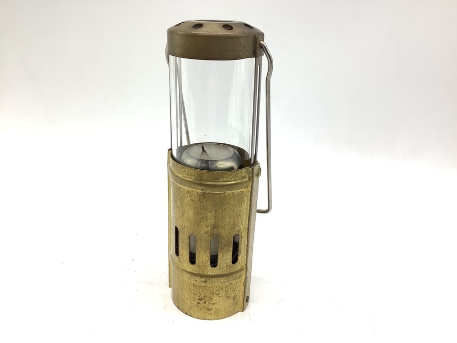 ギミックが心くすぐるエバニューのキャンドルランタン（ブラス