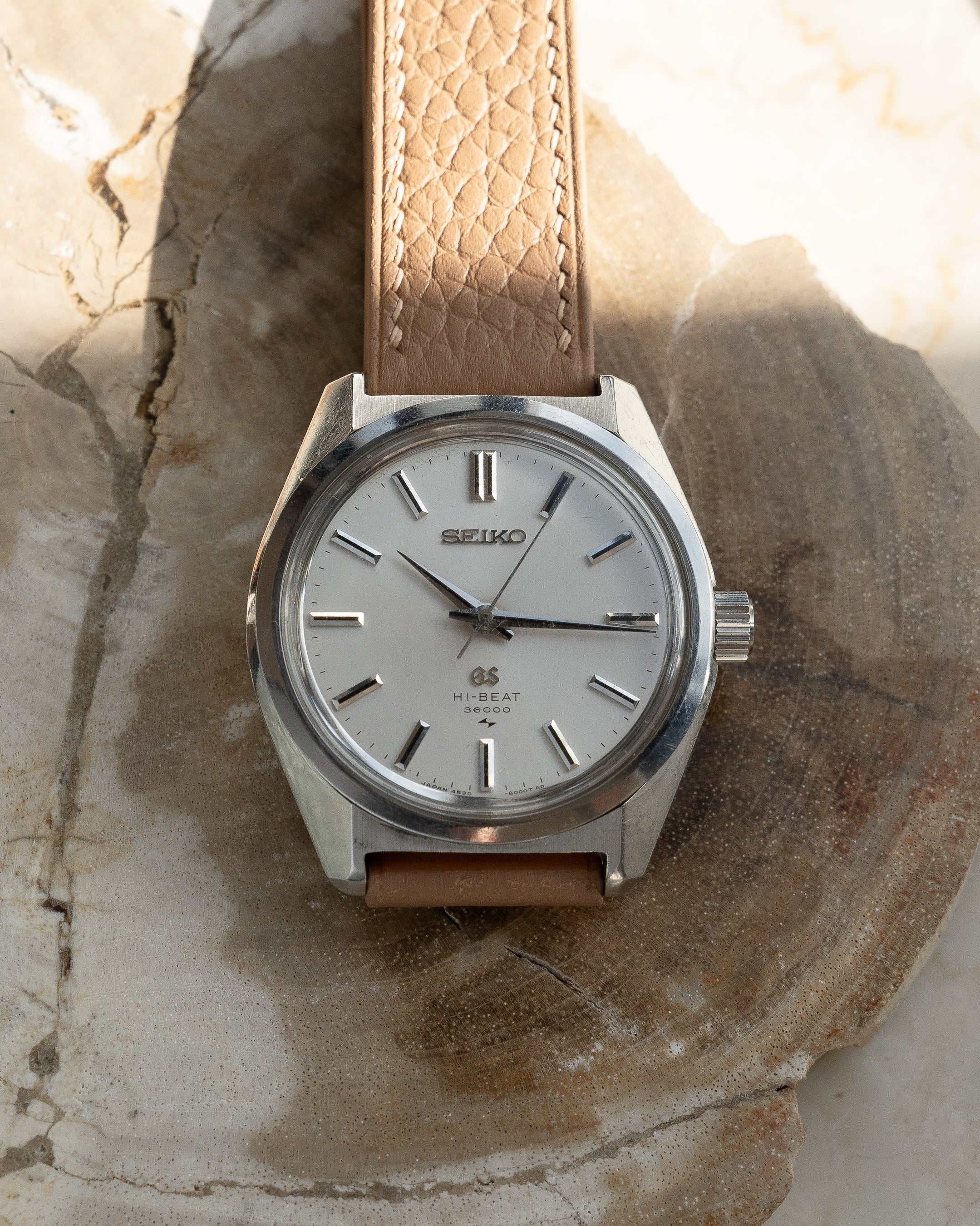 Grand Seiko 4520-8000 hibeat in steel from 1968 June – Special Dial