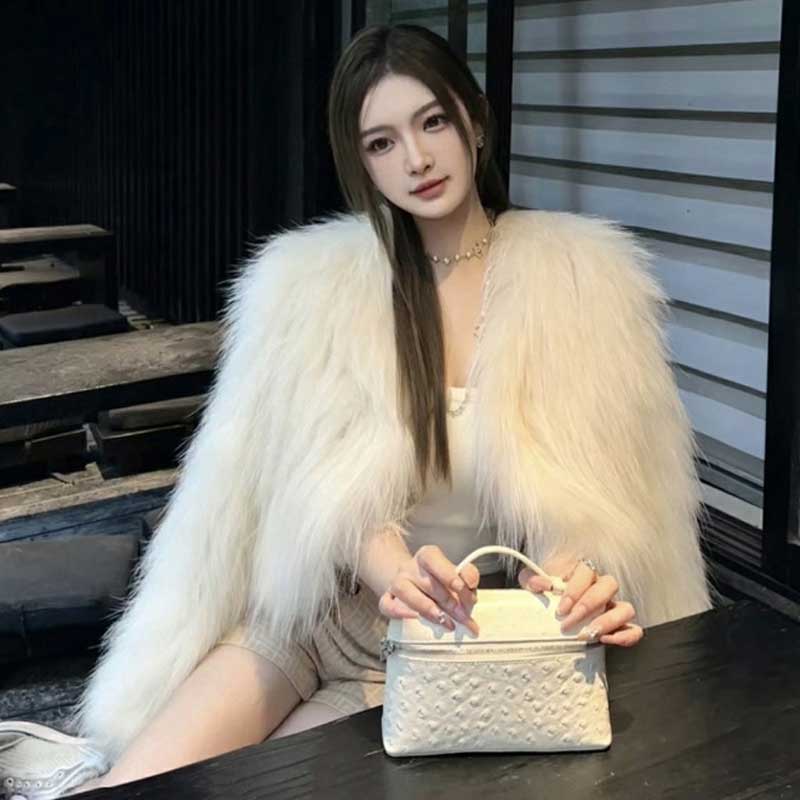 ショート丈ファージャケット（白）秋/冬 圧倒的な華やかさ