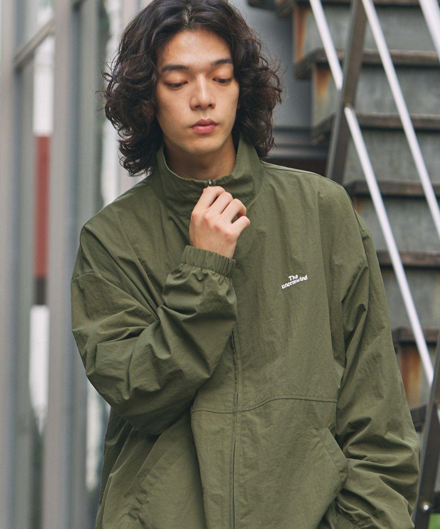 刺繍ロゴワッシャーナイロンジップアップハイネックジャケット