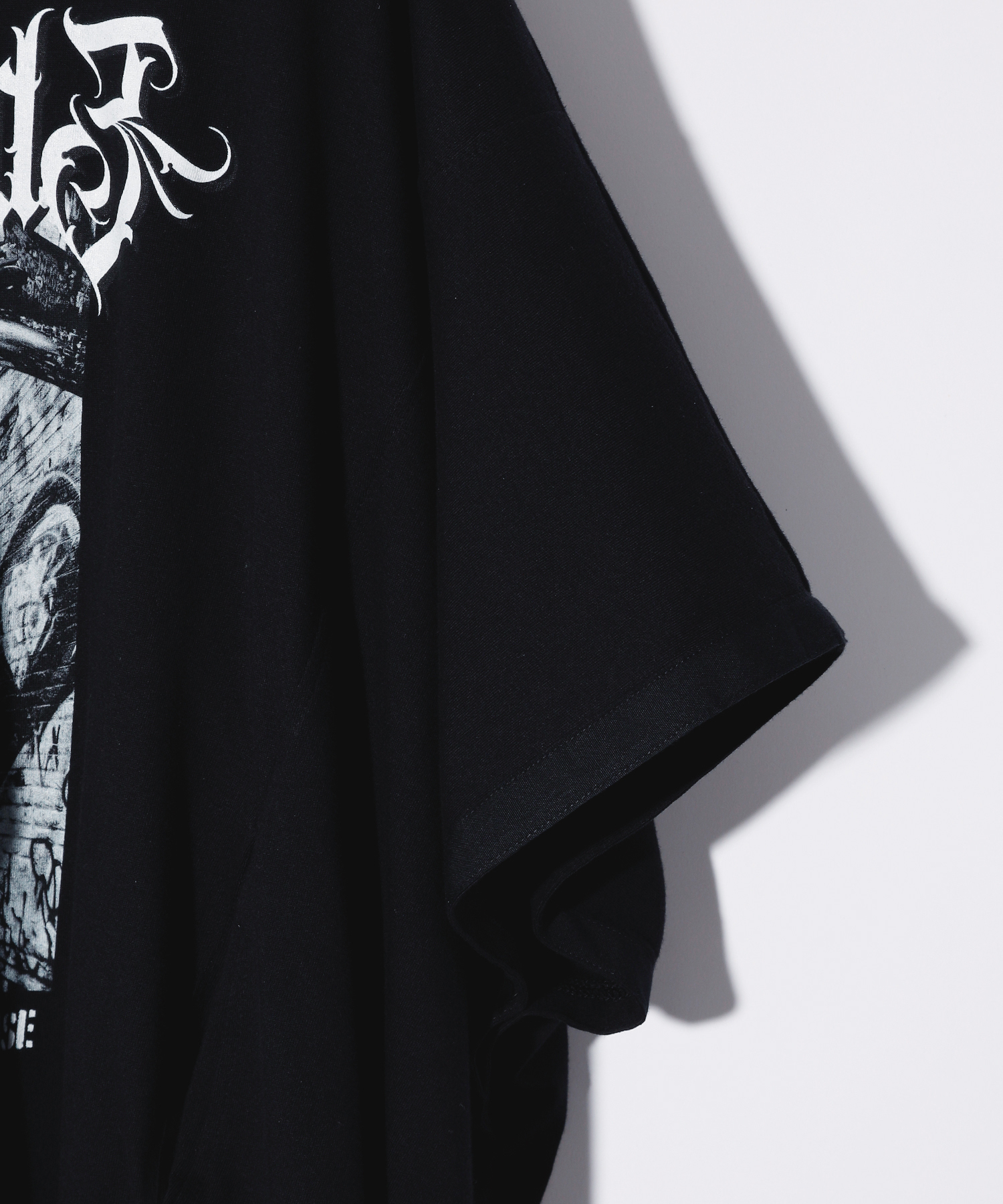 HYDE×SWITCHBLADE PONCHO T-SHIRT | SWITCHBLADE