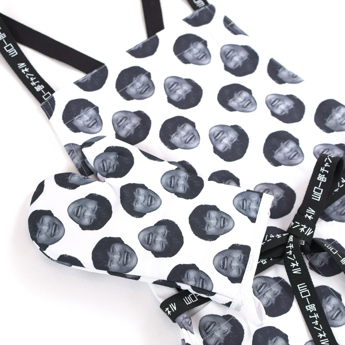 商品詳細ページ | sakanaction ONLINE STORE | モノグラムエプロン(FACE)