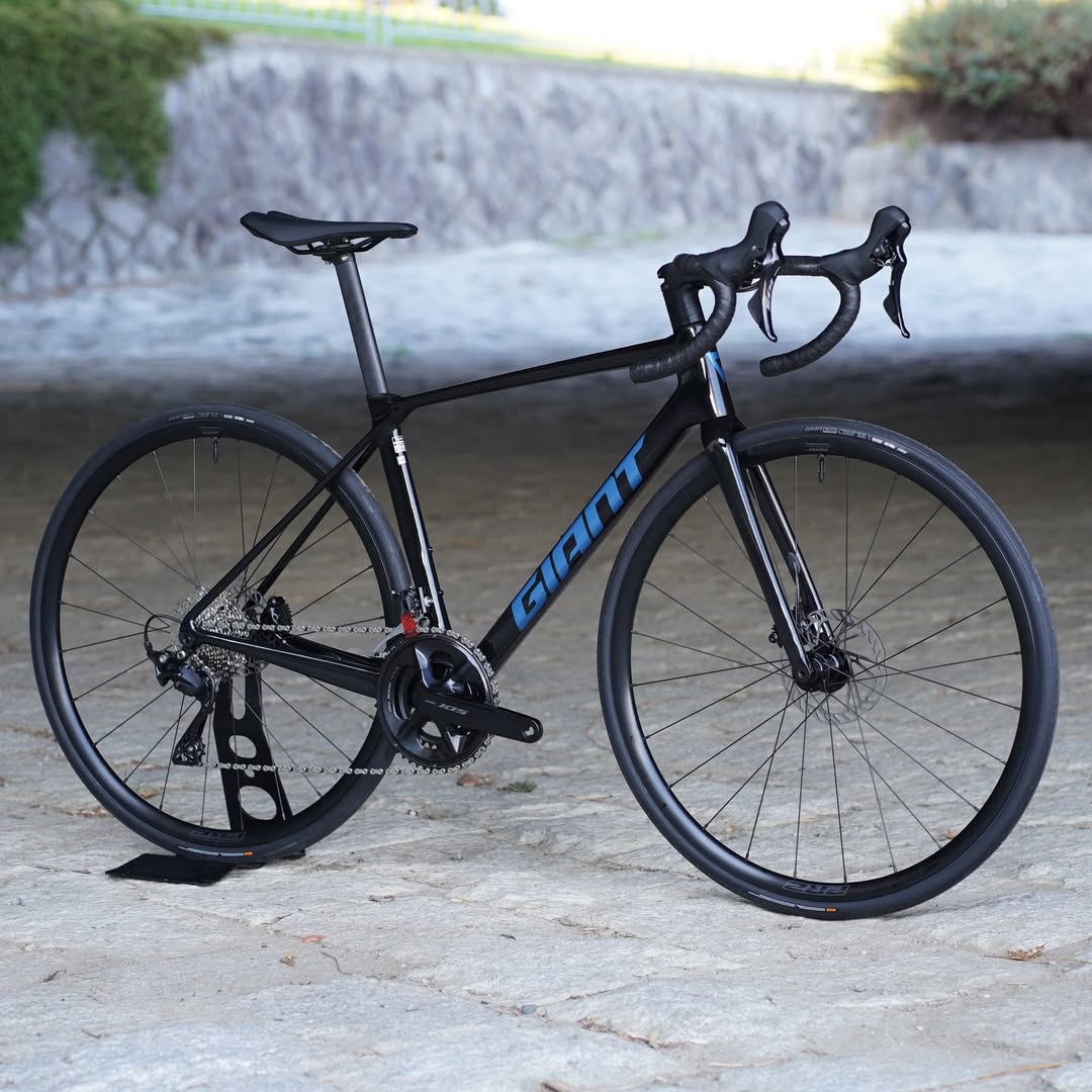 GIANT / 【京都/店頭お渡し限定】【2025年モデル】TCR ADVANCED 2 KOM