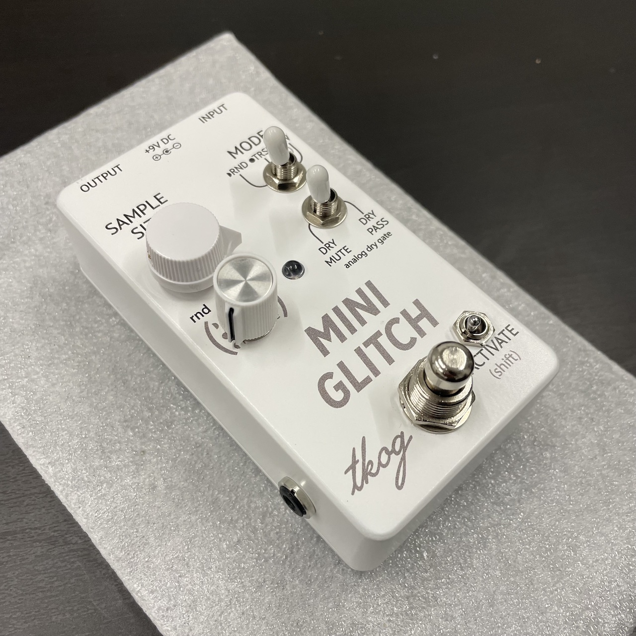 Mini Glitch: Mods (V1 – V1.2) – This is a web store for purchasing