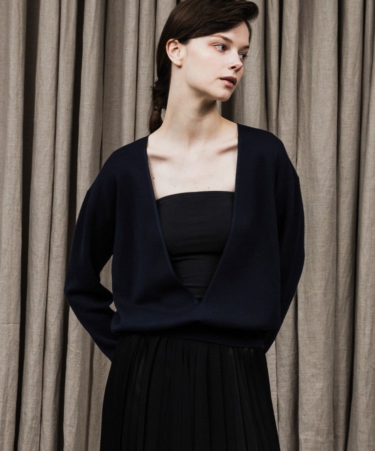 ミレニアムウールVネックニット（ニット/セーター） | UNTITLED（アン