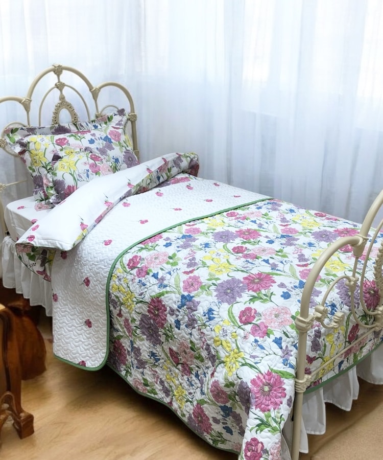 ギリー柄 キルトマルチカバー 200×200cm（ベッド・寝具） | LAURA