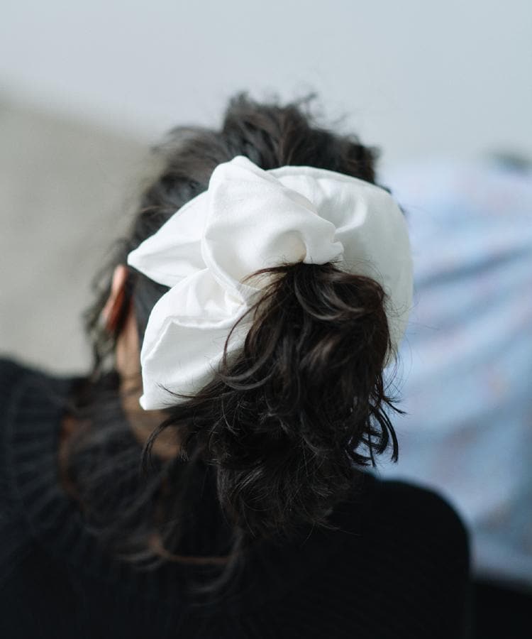 heyep｜Silk Square Medium Scrunchie（ヘッドアクセサリー） | CODE A