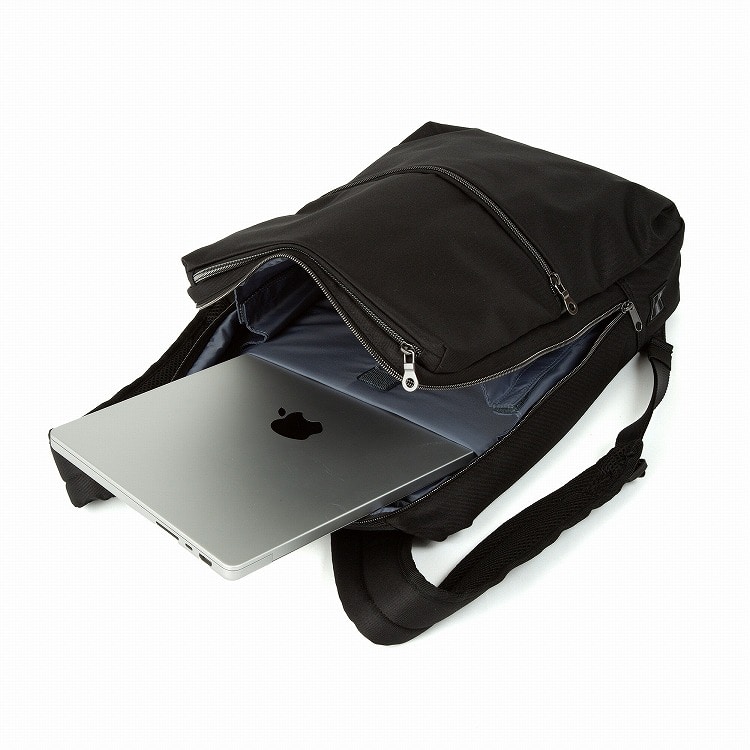 World Traveler／ワールドトラベラー アルテア ビジネスリュック B4