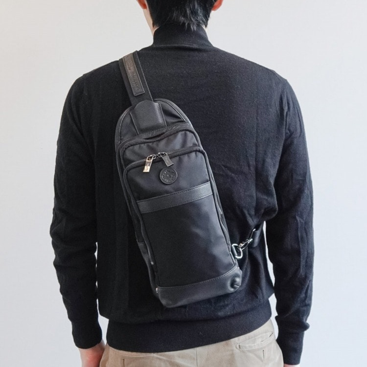 Orobianco／オロビアンコ ソロペルテ ボディバッグ 5L 660g 92959(01