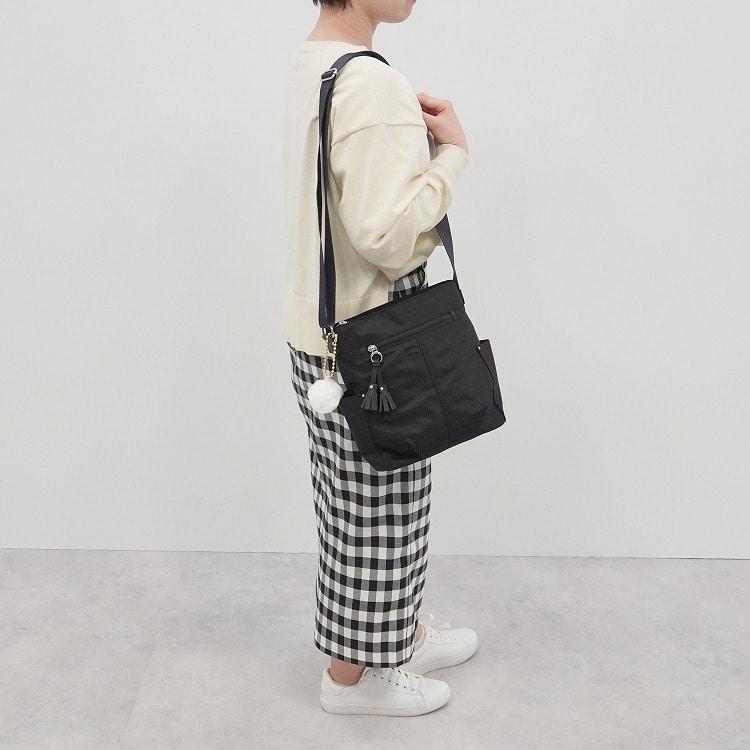 Kanana project／カナナプロジェクト タッセル ショルダーバッグ 縦