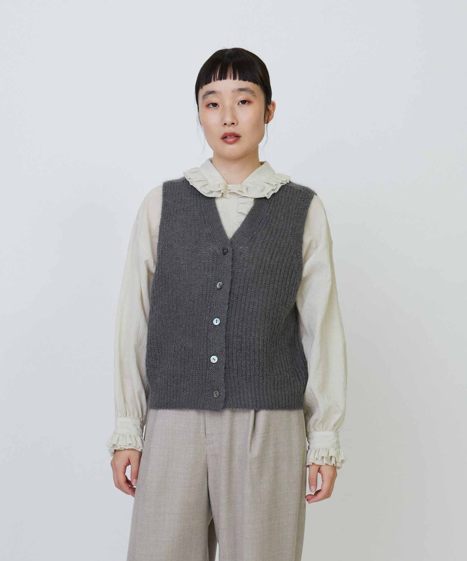 モヘヤ混片畦Vネックベスト｜BIGI online store - ビギ オンラインストア