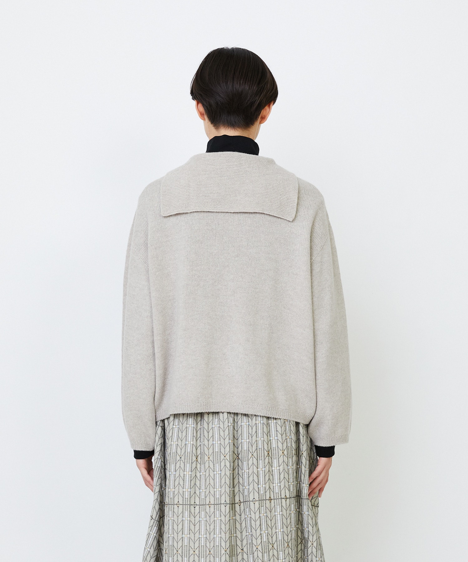 ホールガーメントカシミヤ混天竺セーラーカラープルオーバー｜BIGI