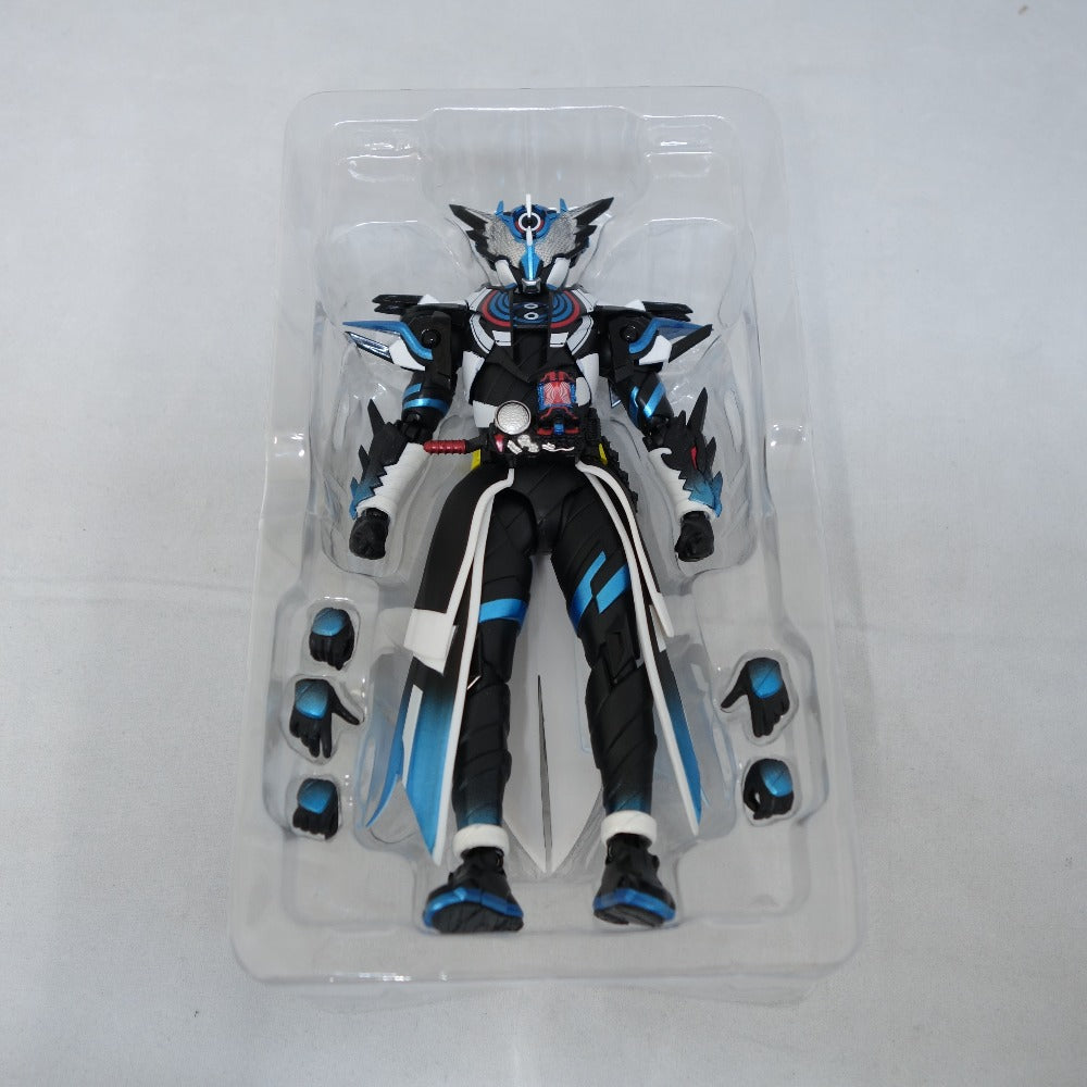 S.H.Figuarts 仮面ライダークローズエボル 「ビルド NEW WORLD 仮面