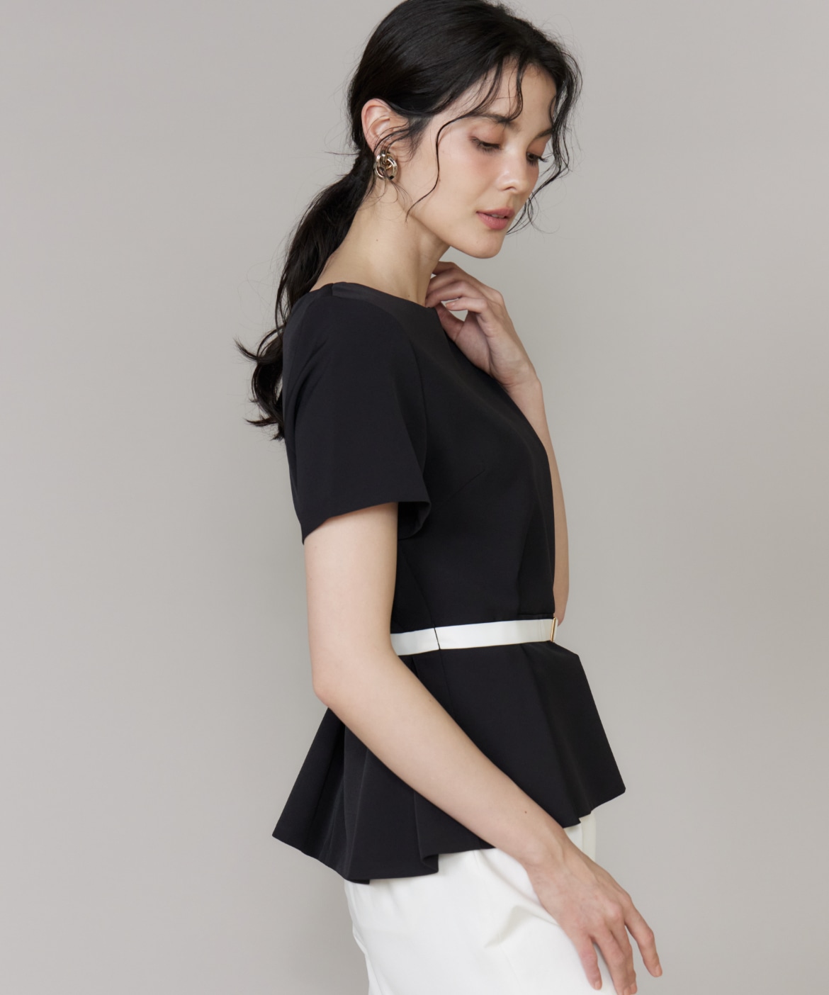 M Maglie le cassetto×吉田理紗》凛と“サマみえ”ペプラムブラウス｜M