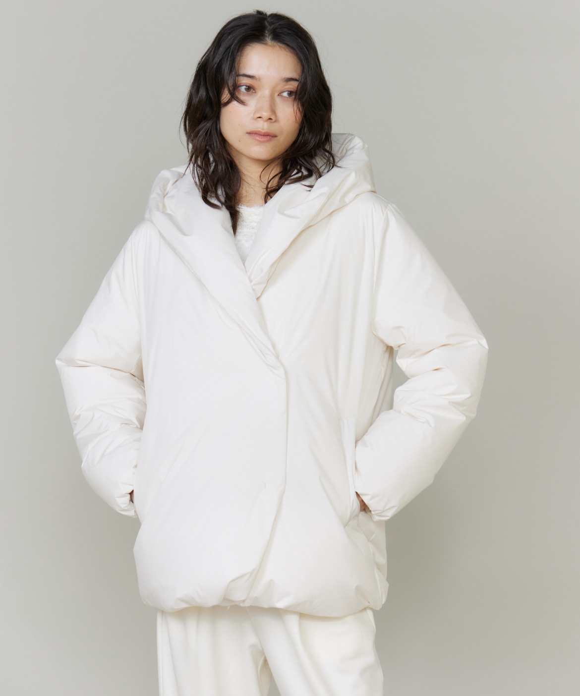 ショート丈 ショールカラーフードダウンコート｜INED（イネド