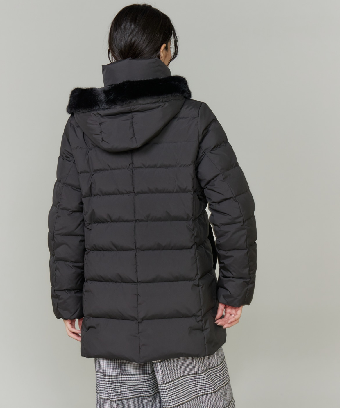 ミドル丈 フェイクファーフードダウンコート｜INED（イネド