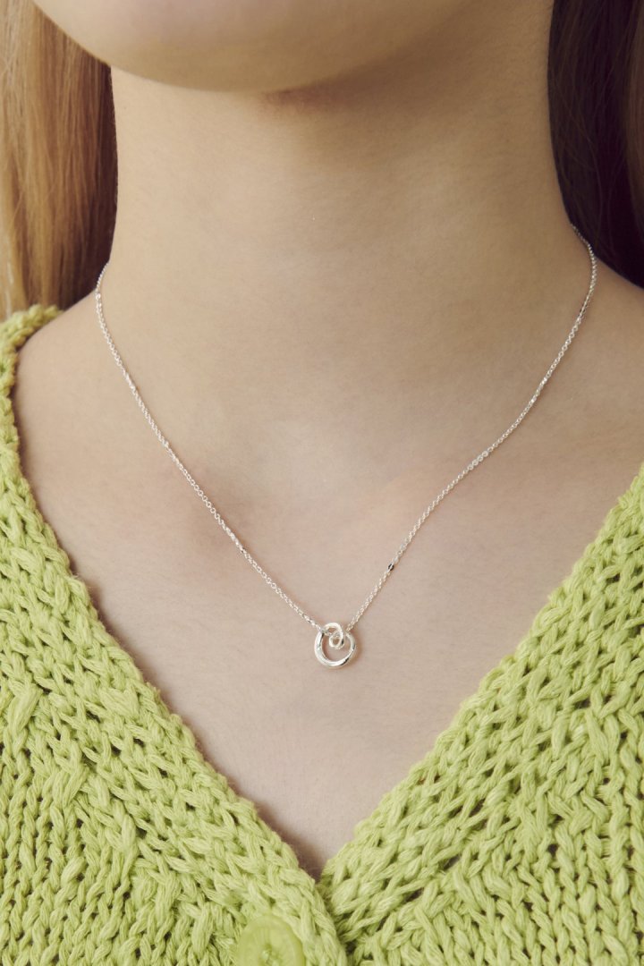 マイクロ チャーム スパイラル ネックレス – GOLDY Onlinestore