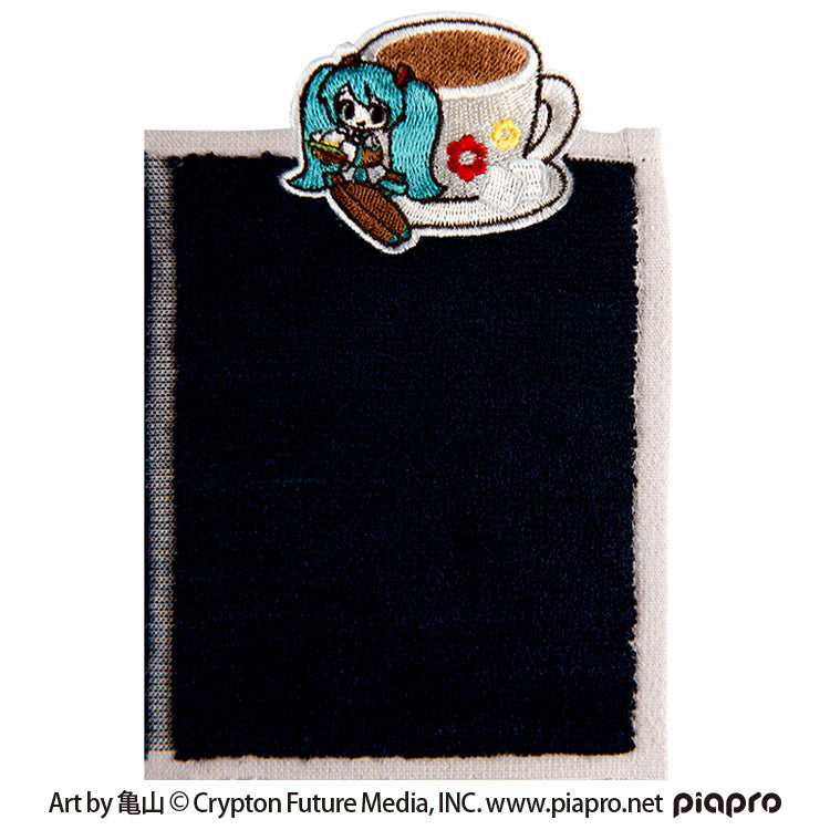 初音ミク 刺繍タオル (初音ミク Art by 亀山 カフェ) – GRAPHT