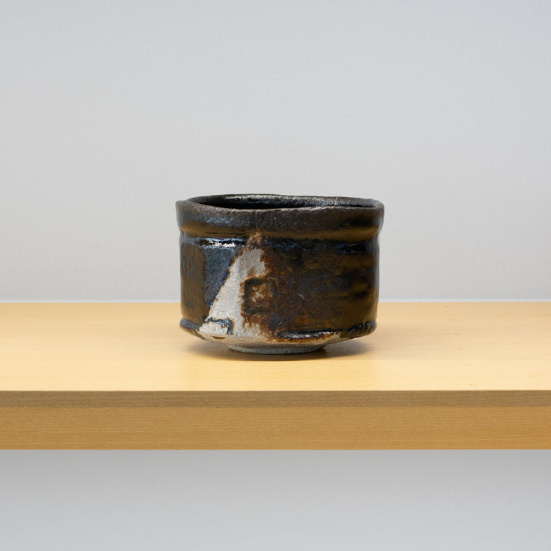 加藤亮太郎 / 黒織部茶碗（一点物） – HULS GALLERY TOKYO | 現代工芸