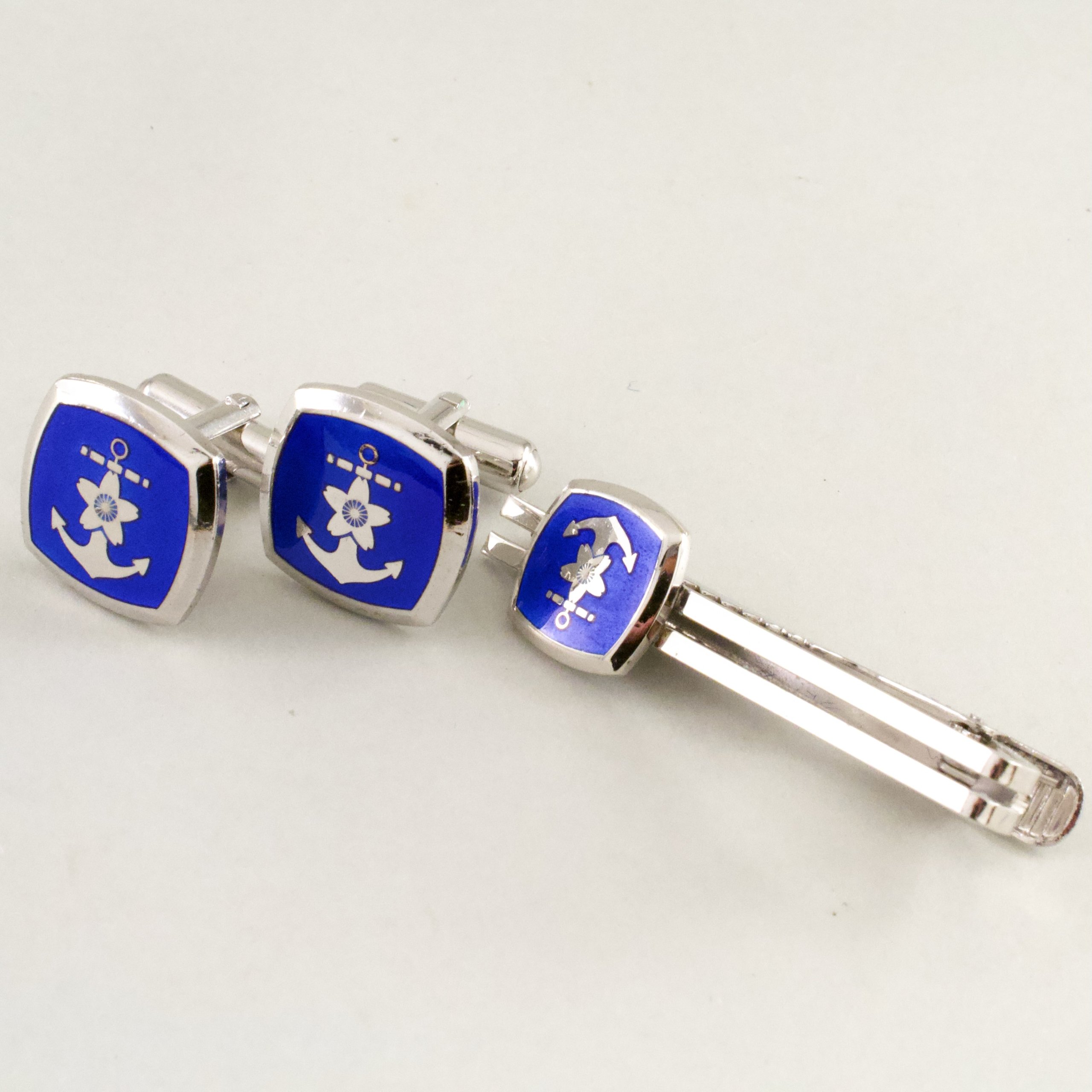 自衛隊 カフスボタンとネクタイピンのセット JDS KATORI 「銀製」刻印