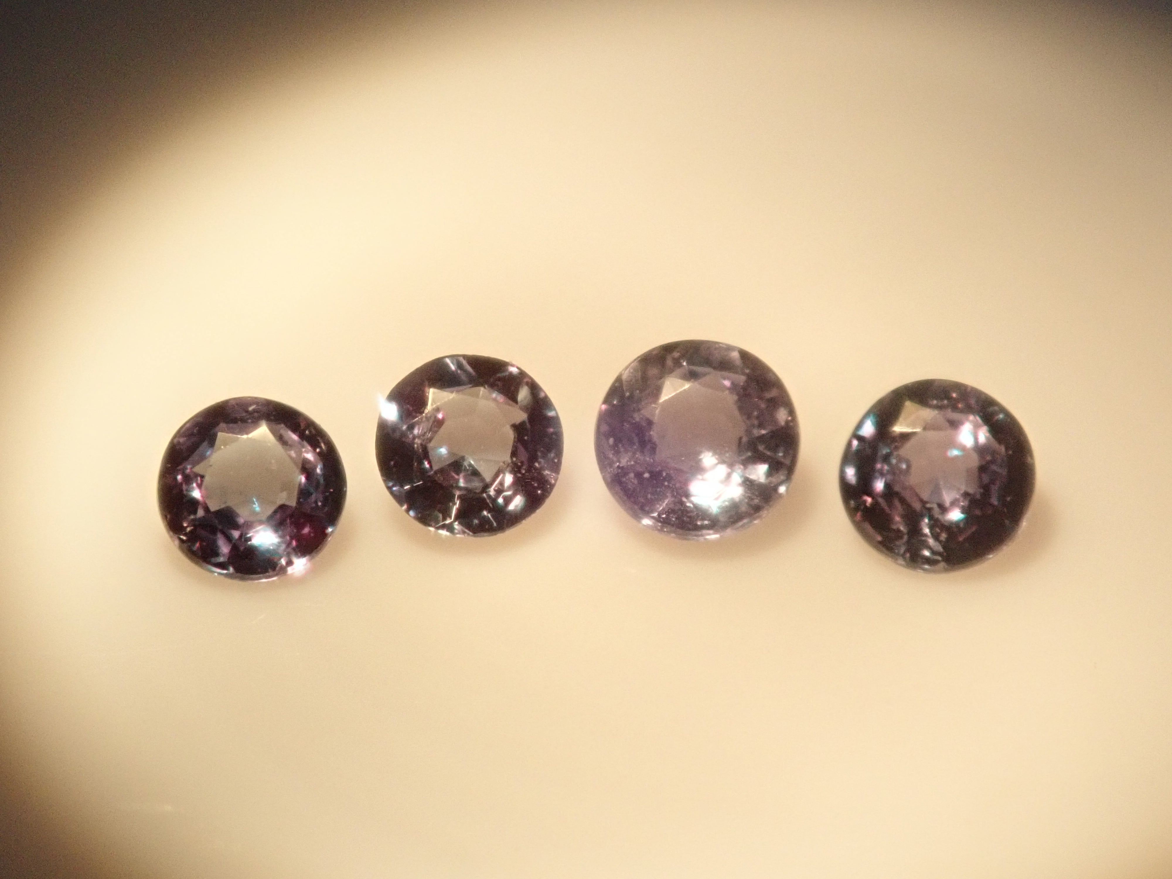 カラーチェンジガチャ💎ミャンマー産カラーチェンジジルコン、カラー