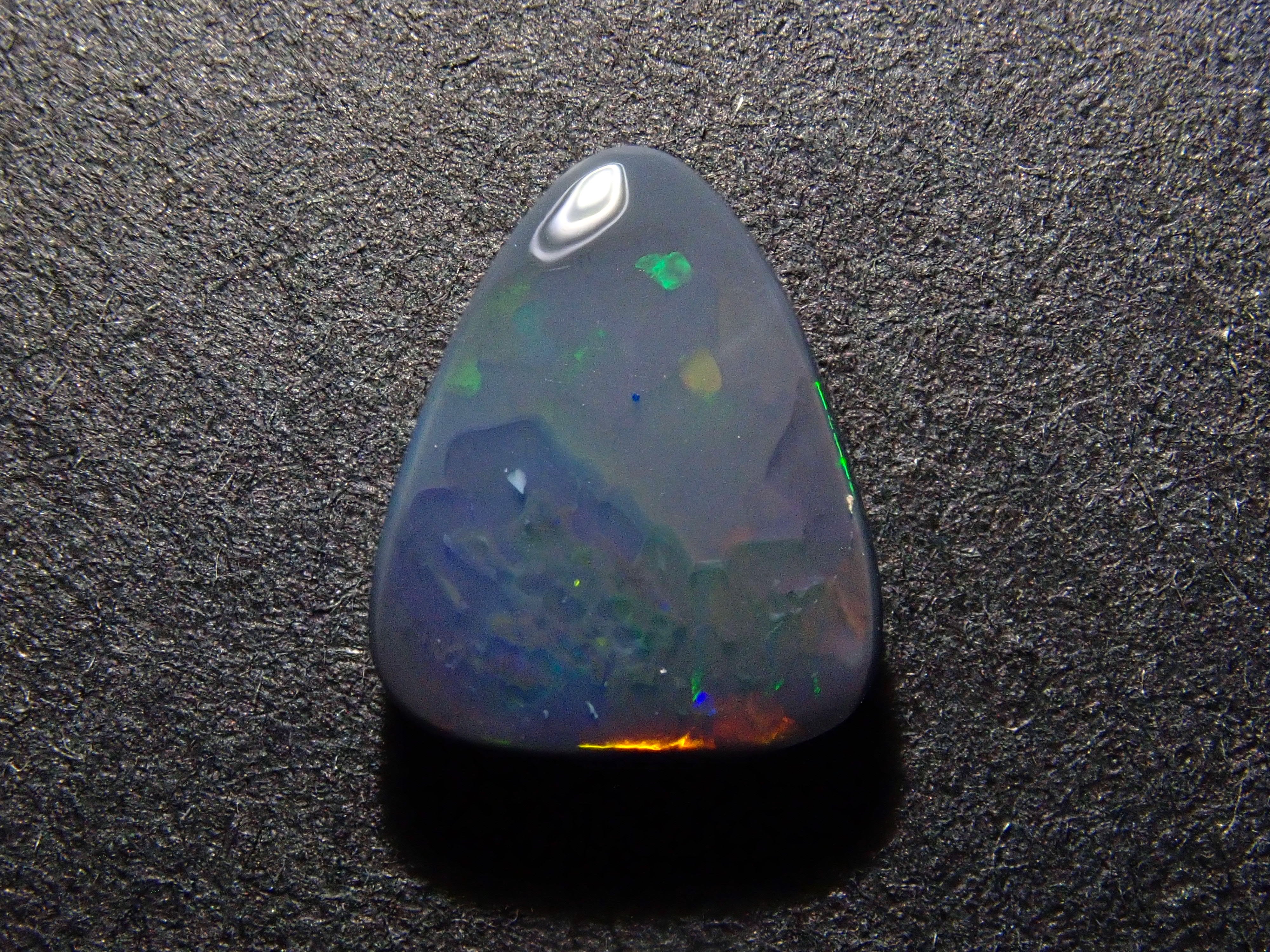 オーストラリア産ブラックオパール 0.758ctルース