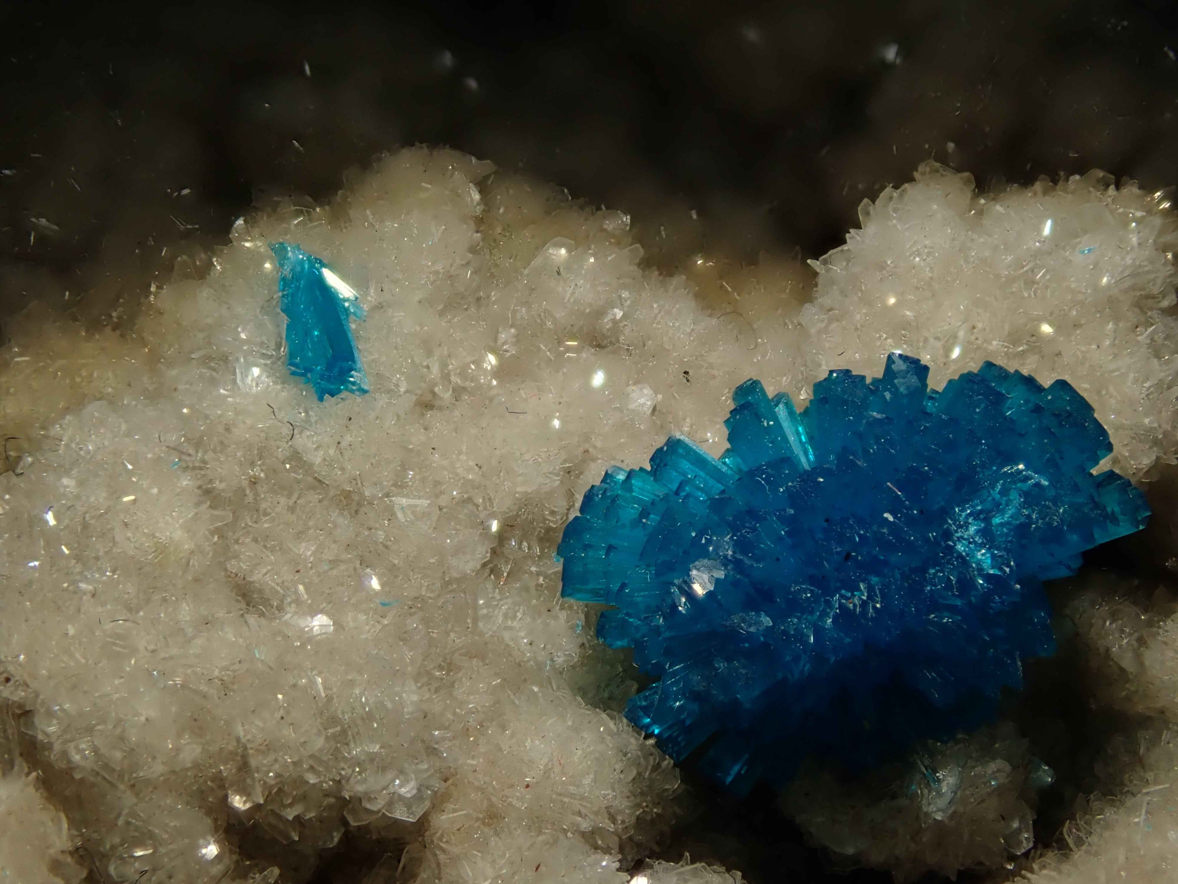 カバンサイト 572.500ct原石