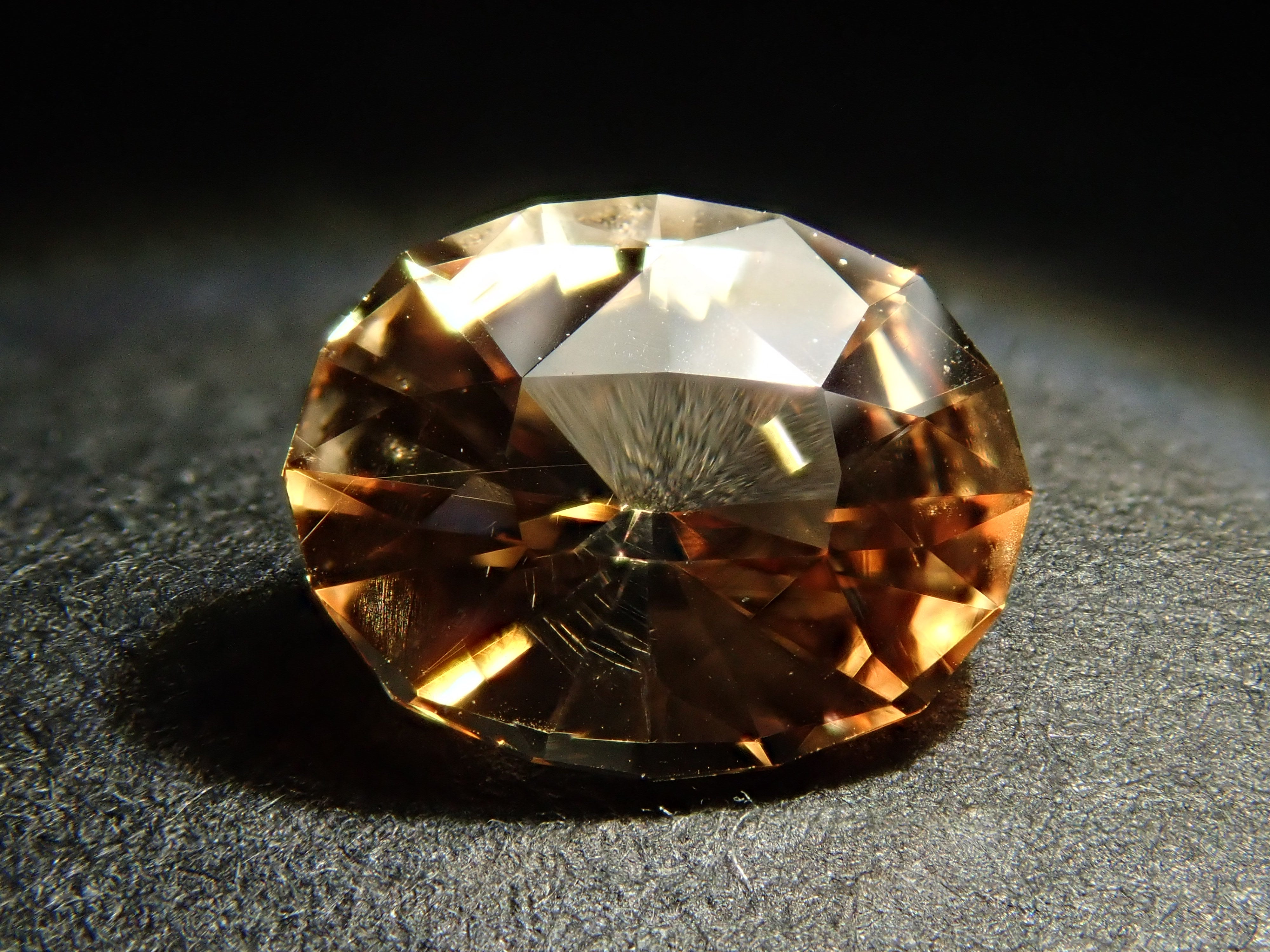 インペリアルトパーズ 0.830ctルース