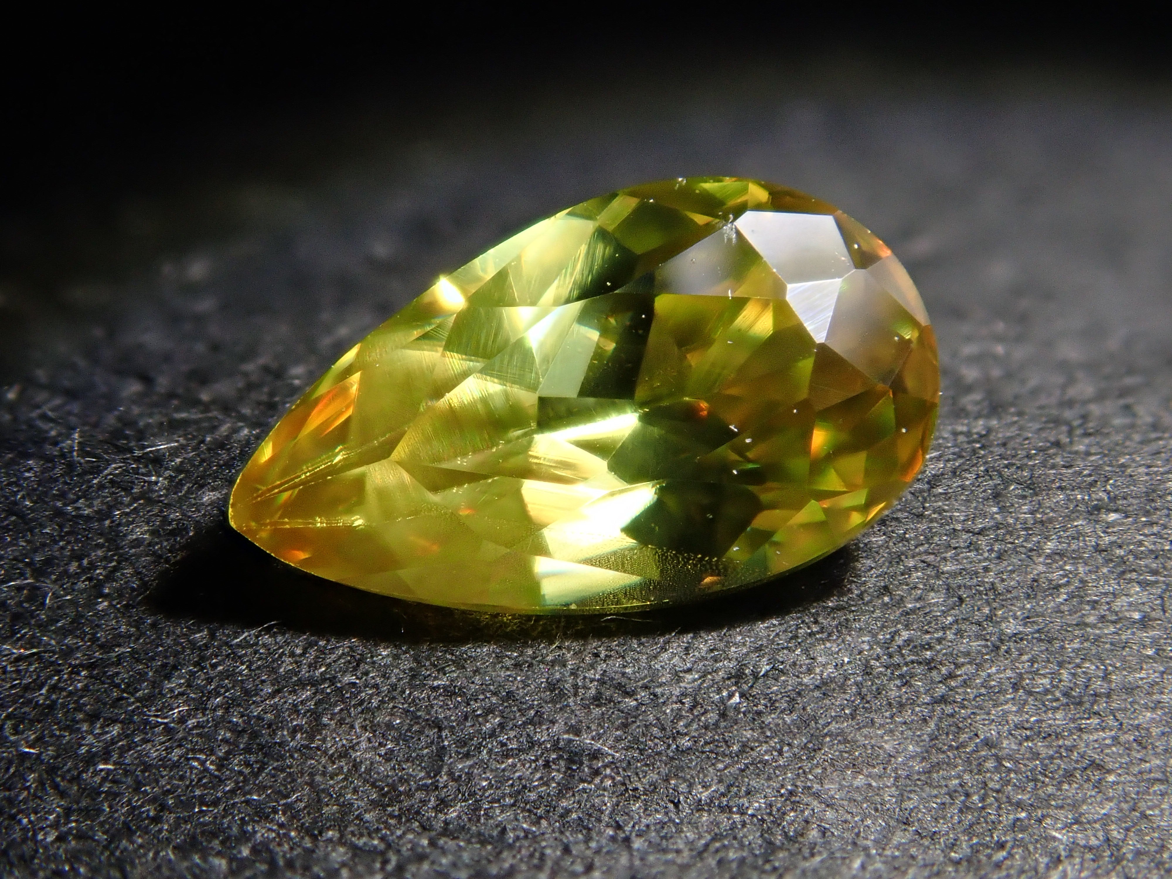 スフェーン 0.503ctルース