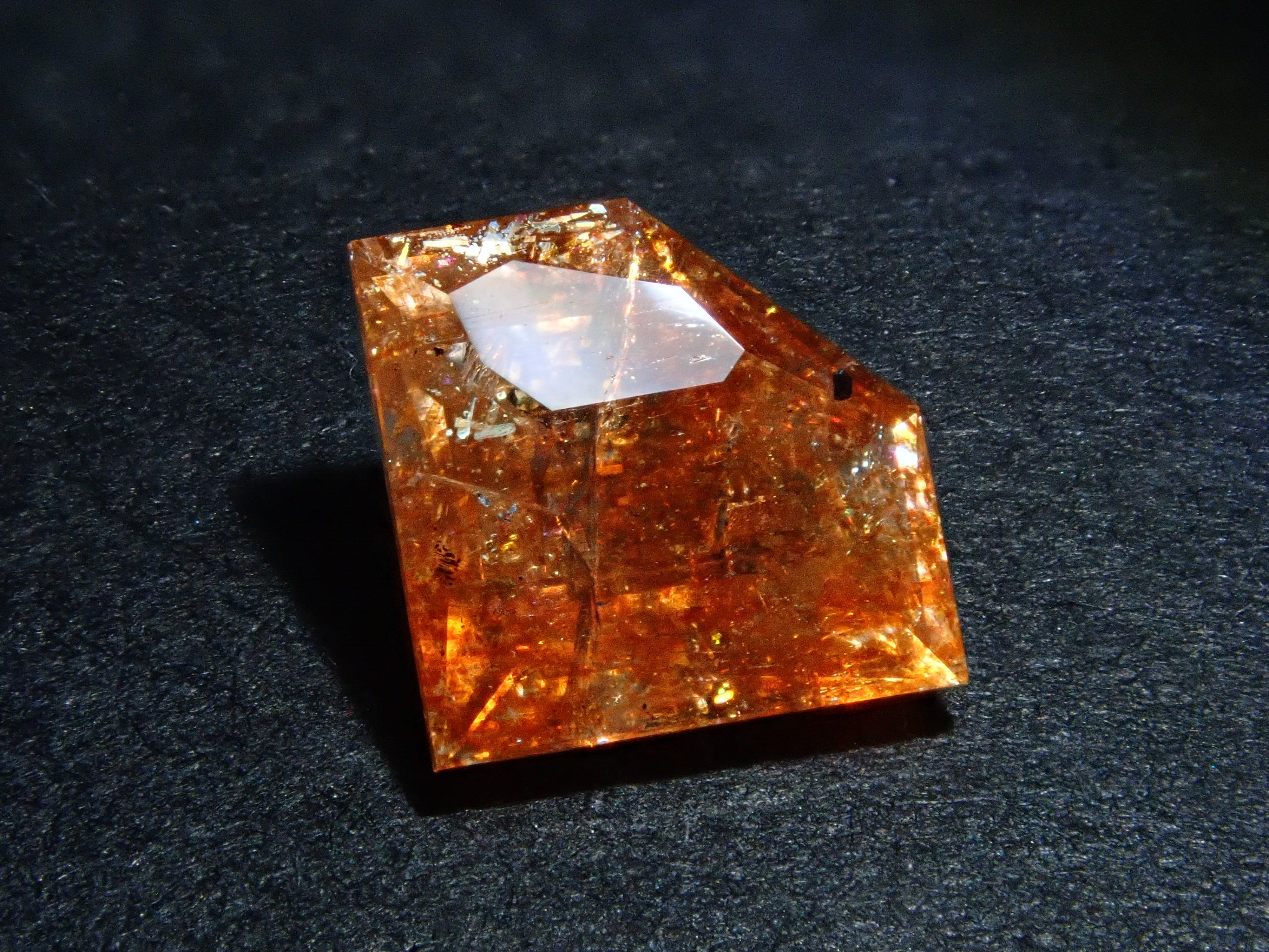 タンザニア産サンストーン（イリュージョンサンストーン） 0.891ctルース