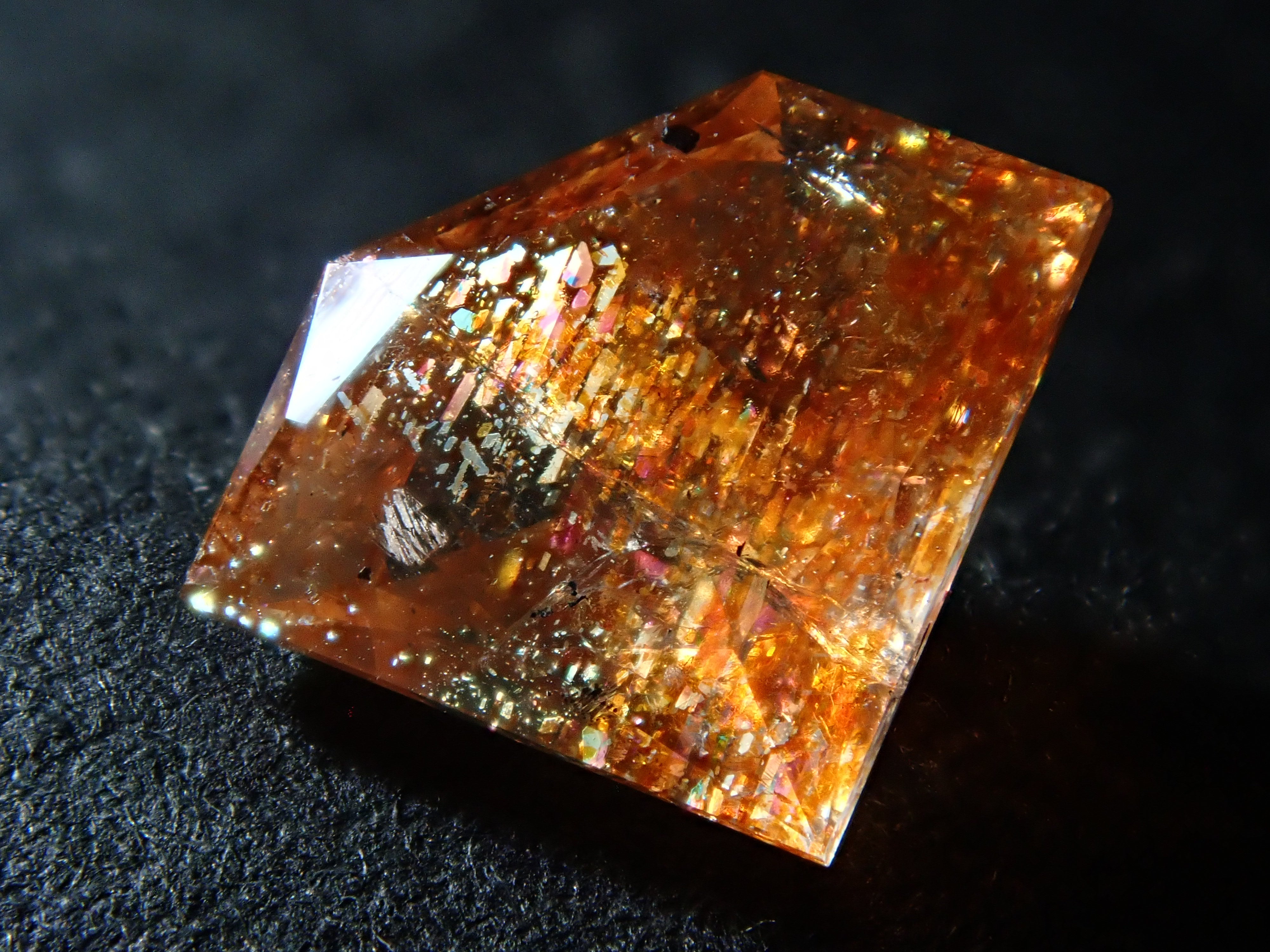 タンザニア産サンストーン（イリュージョンサンストーン） 0.891ctルース