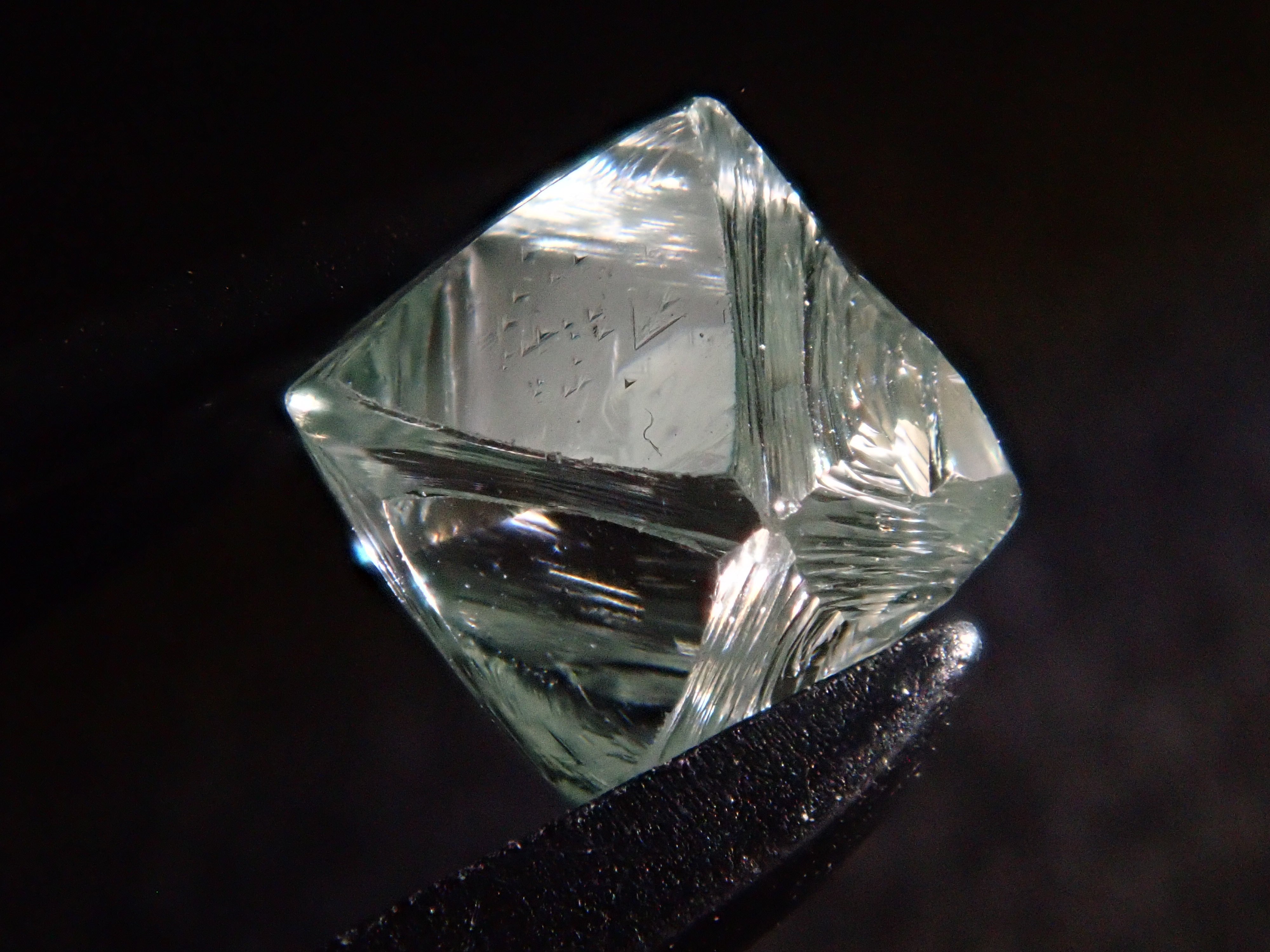 グリーンダイヤモンド原石（ソーヤブル） 0.666ct 原石