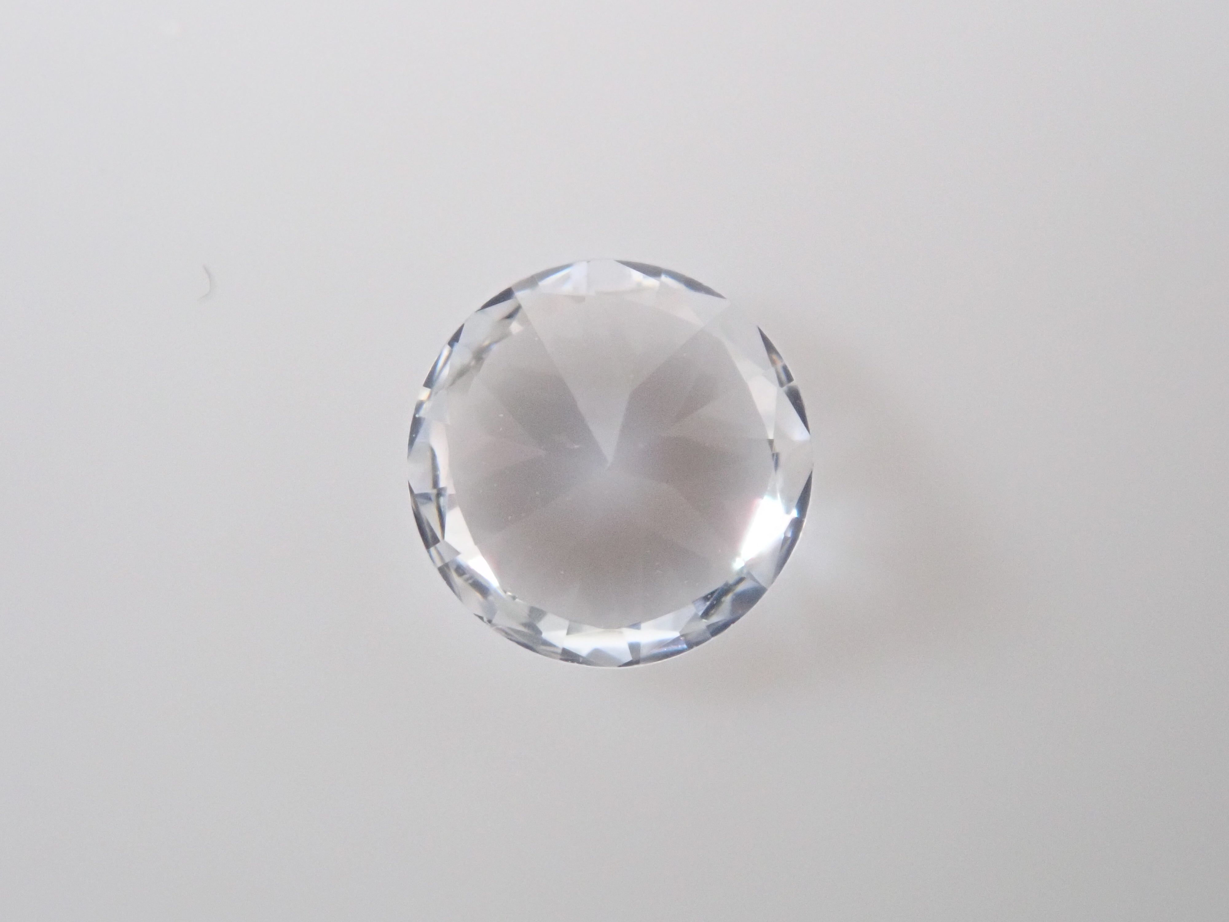 スリランカ産ホワイトサファイア 0.462ctルース