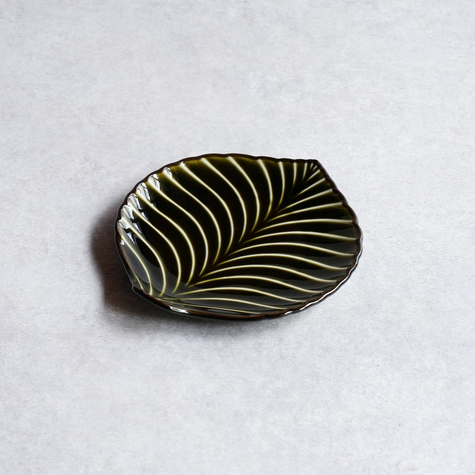 ぎやまん陶 リーフ小皿 – カネコ小兵公式オンラインストア