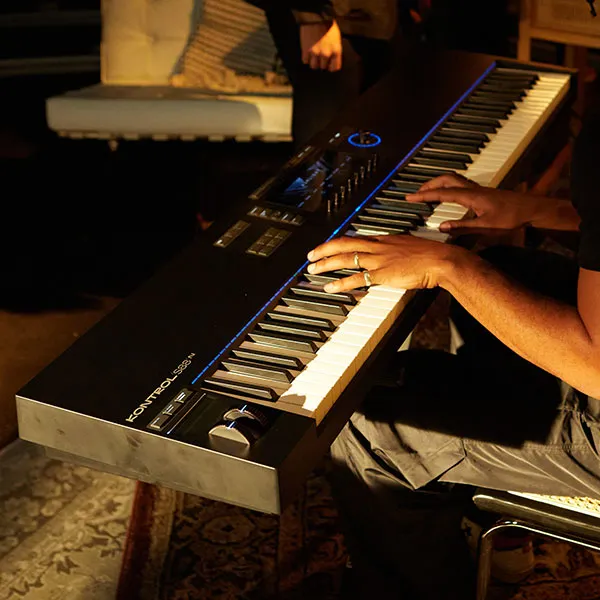 Native Instruments KONTROL MIDIキーボード S88 MK3 正規輸入代理店