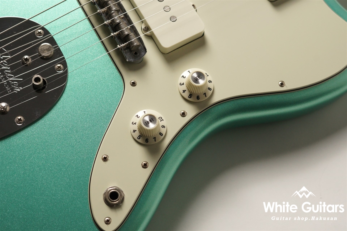Fender American Professional Jazzmaster - Mystic Seafoam | White