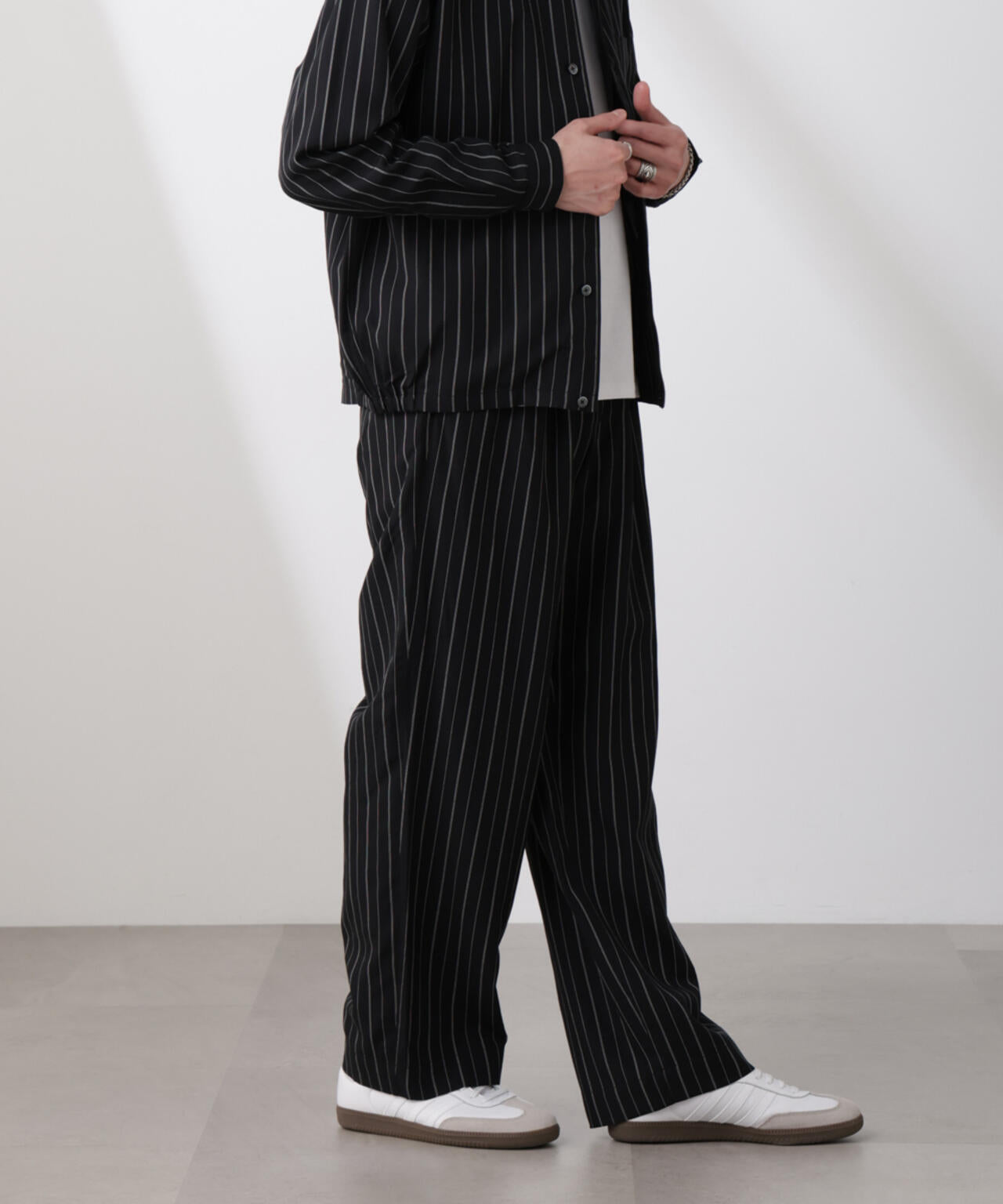 リネン ブレンド ピンストライプ 1タック イージーパンツ