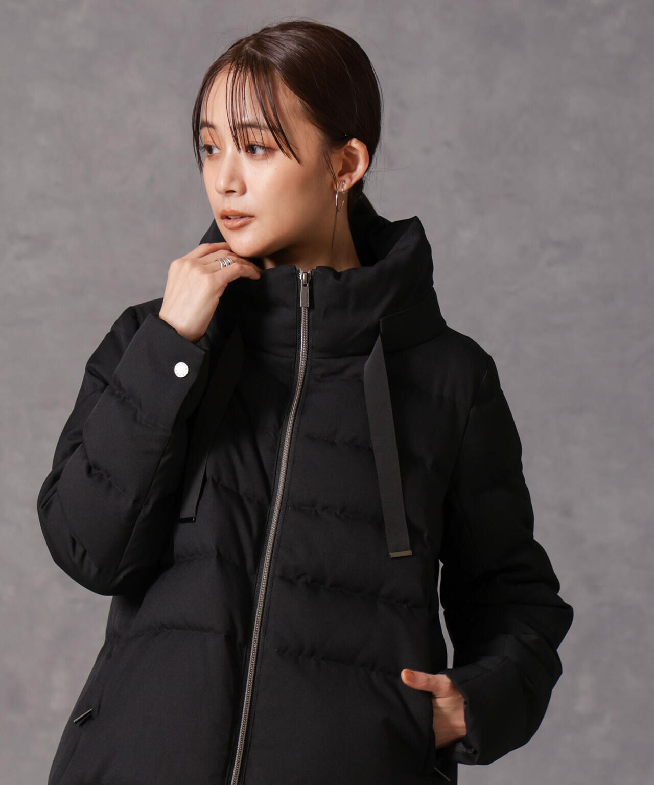 西川ダウン (R)」 サージス タンドカラー ショートダウン