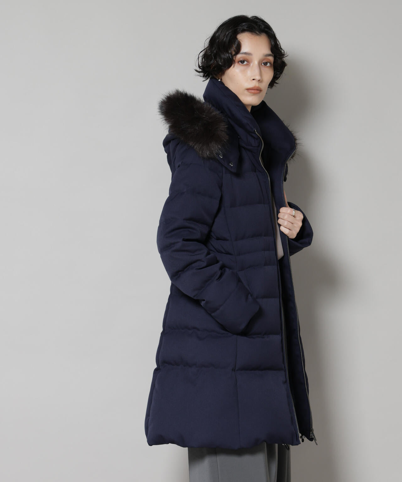 西川 ダウン (R)」サージ ロング ダウン