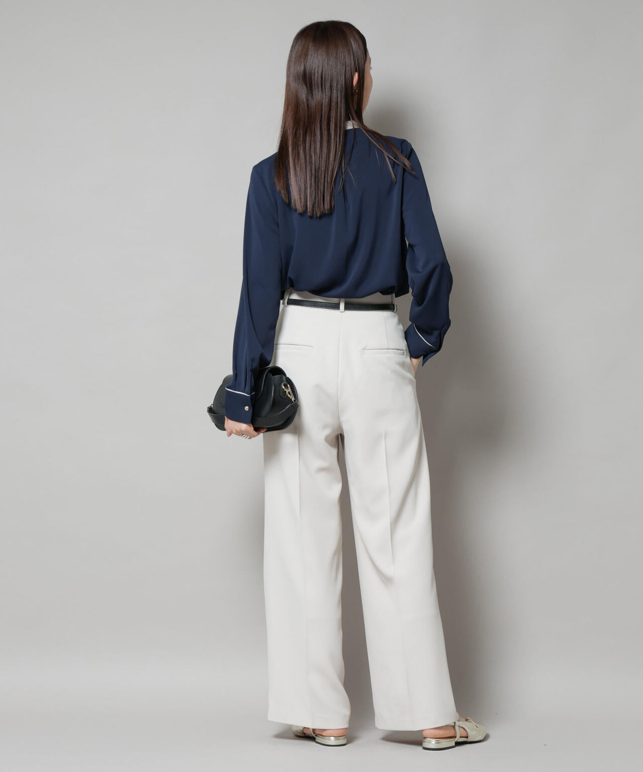 スタンドバイカラー タック ブラウス