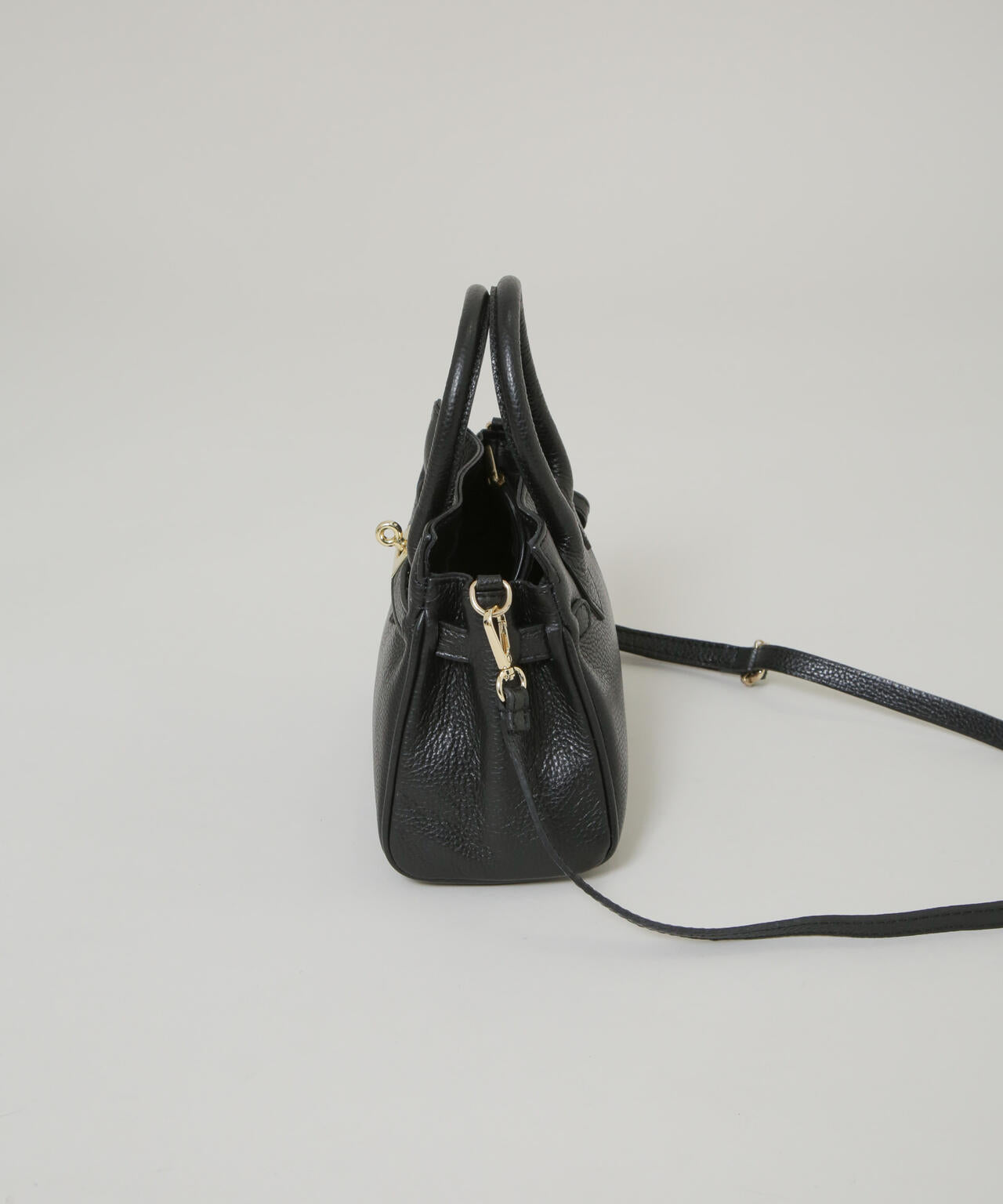 AULENTTI / ターンロックモチーフバッグ