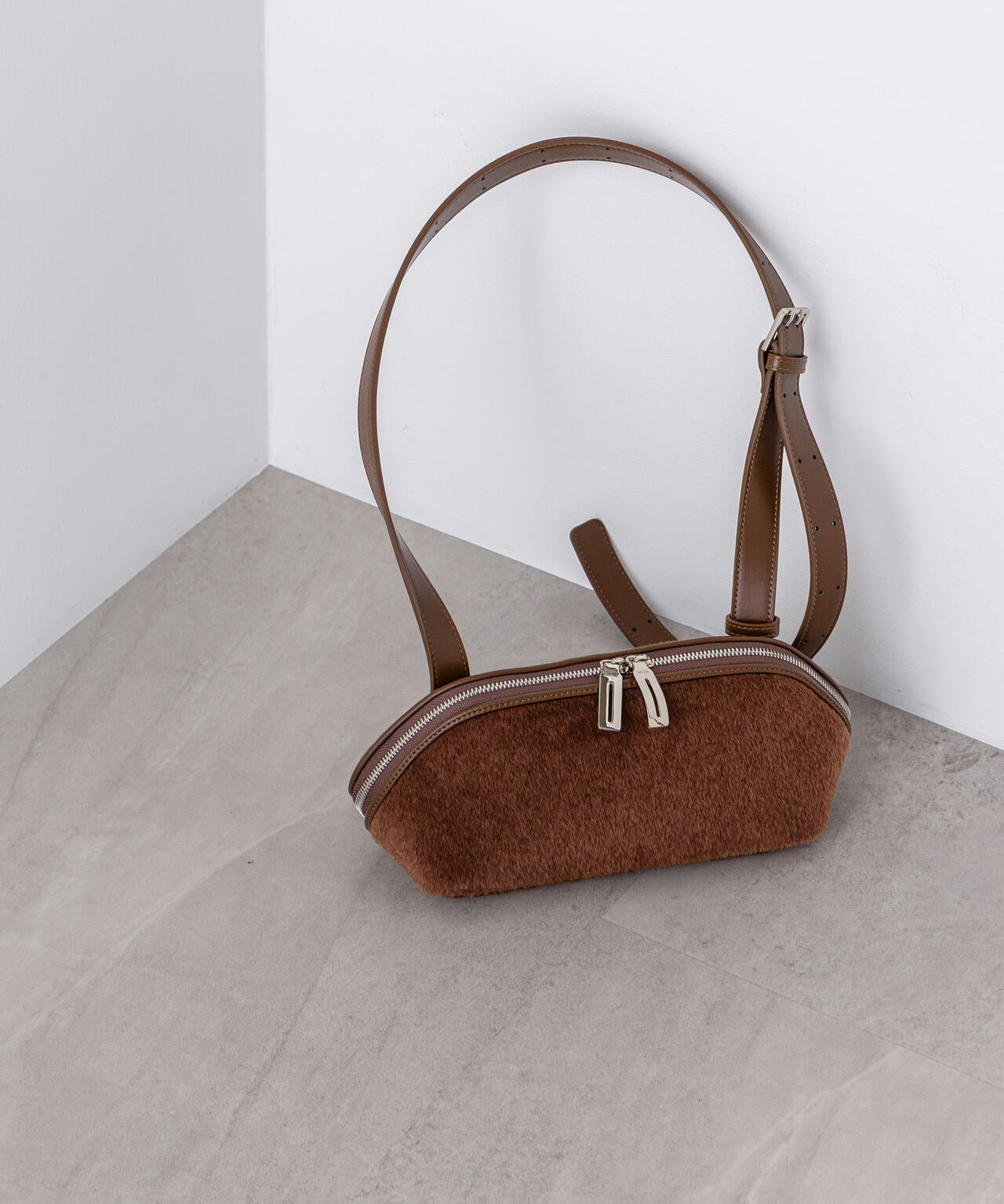 ADD CULUMN / FIGRE BODYBAG HAIR CALF