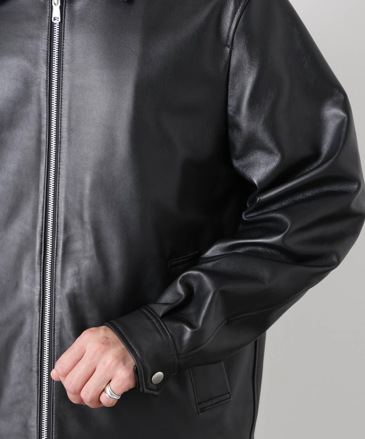 レザーシングルライダースジャケット