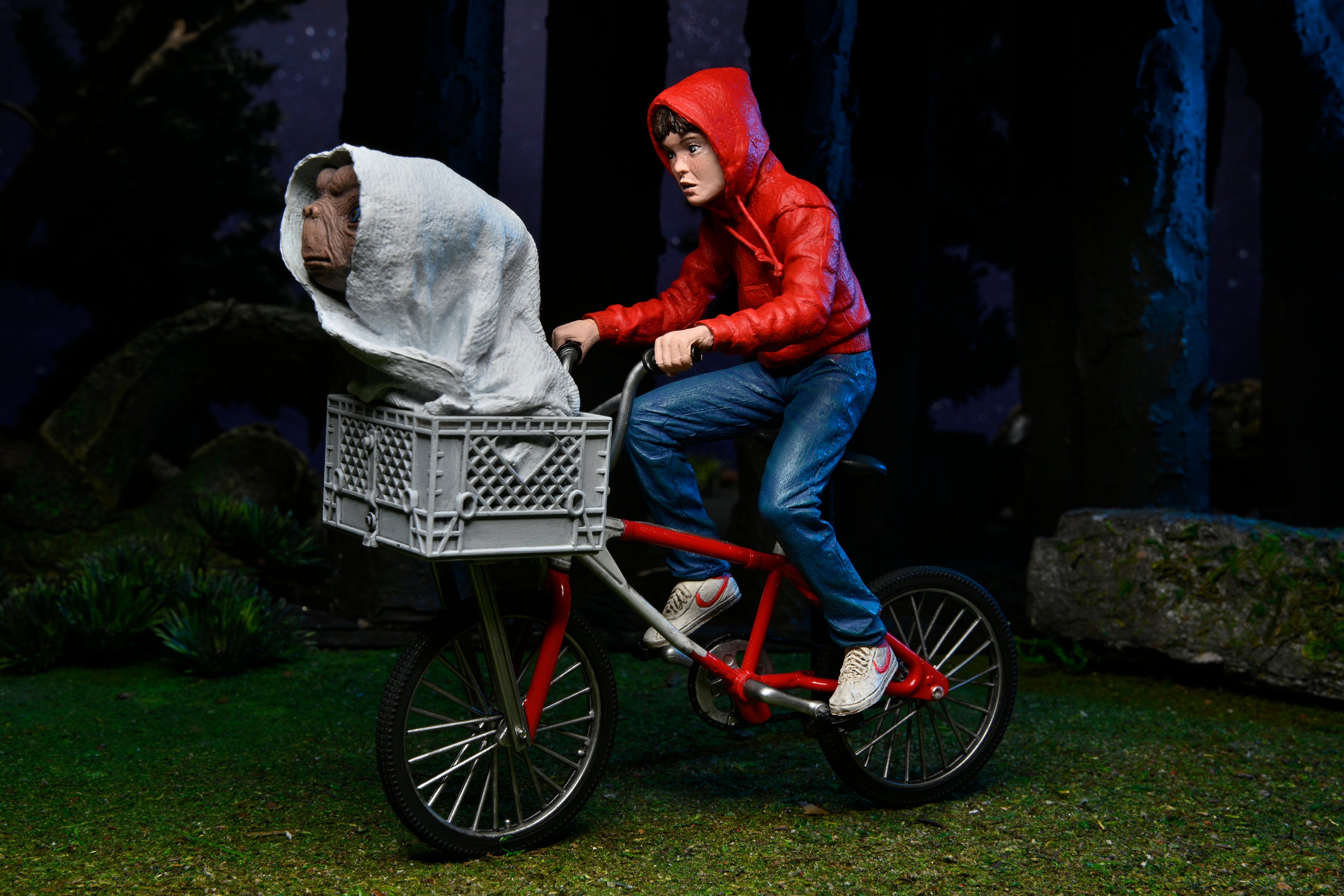 E.T. The Extra-Terrestrial - Elliott & E.T. on Bicycle (40th