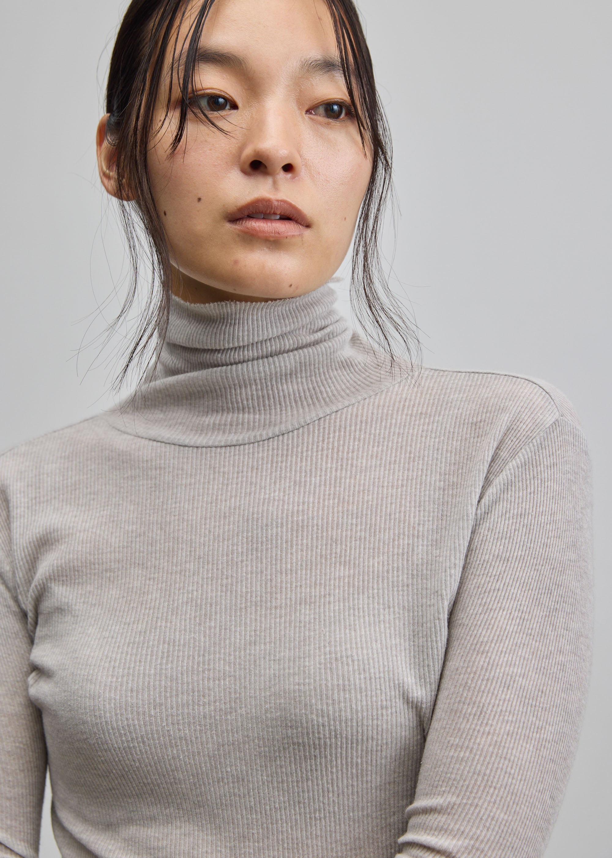 カシミヤ混タートルネックカットソー - SOÉJU online store｜上質な