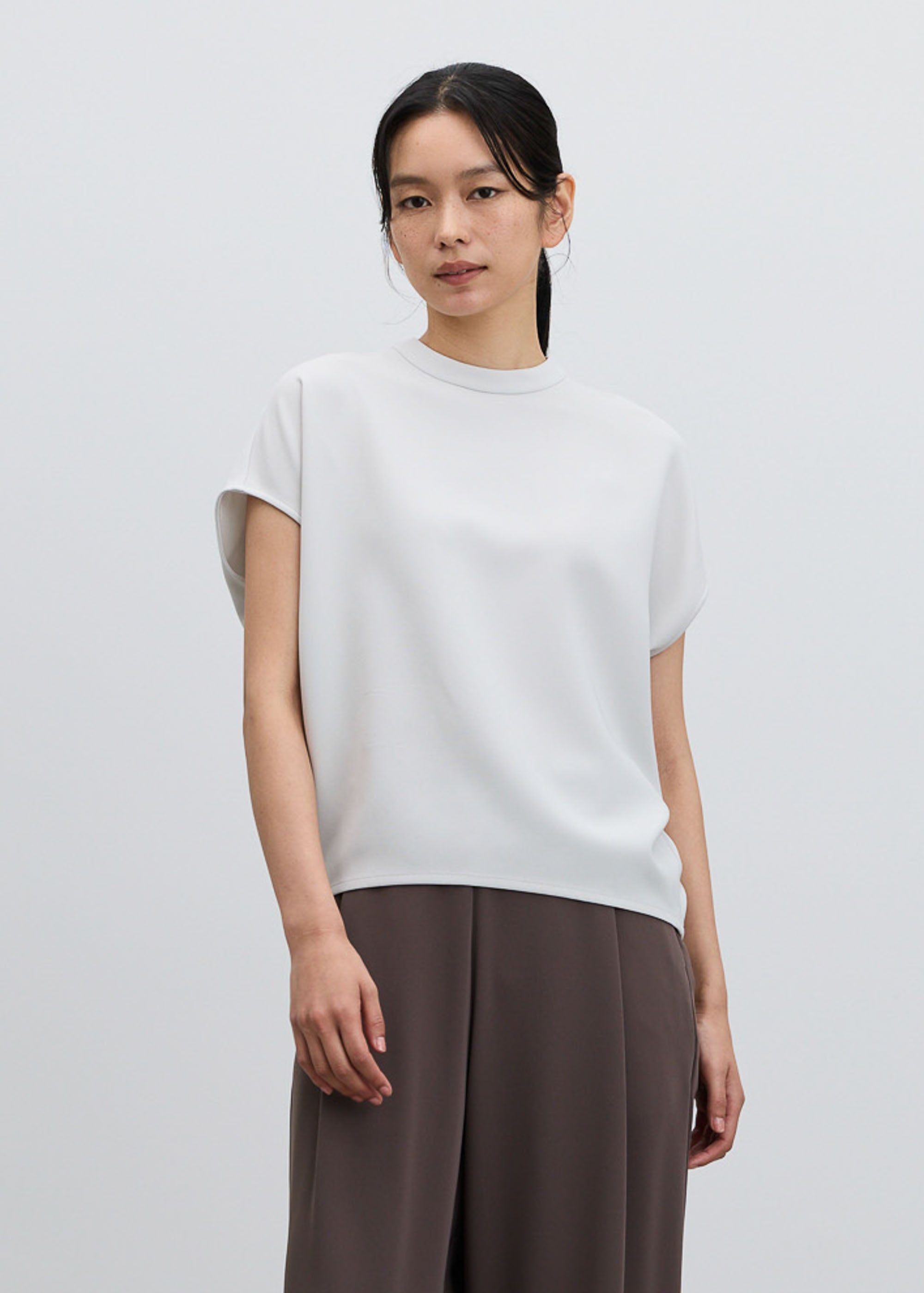 スタンドカラーコクーンブラウス - SOÉJU online store｜上質な大人の