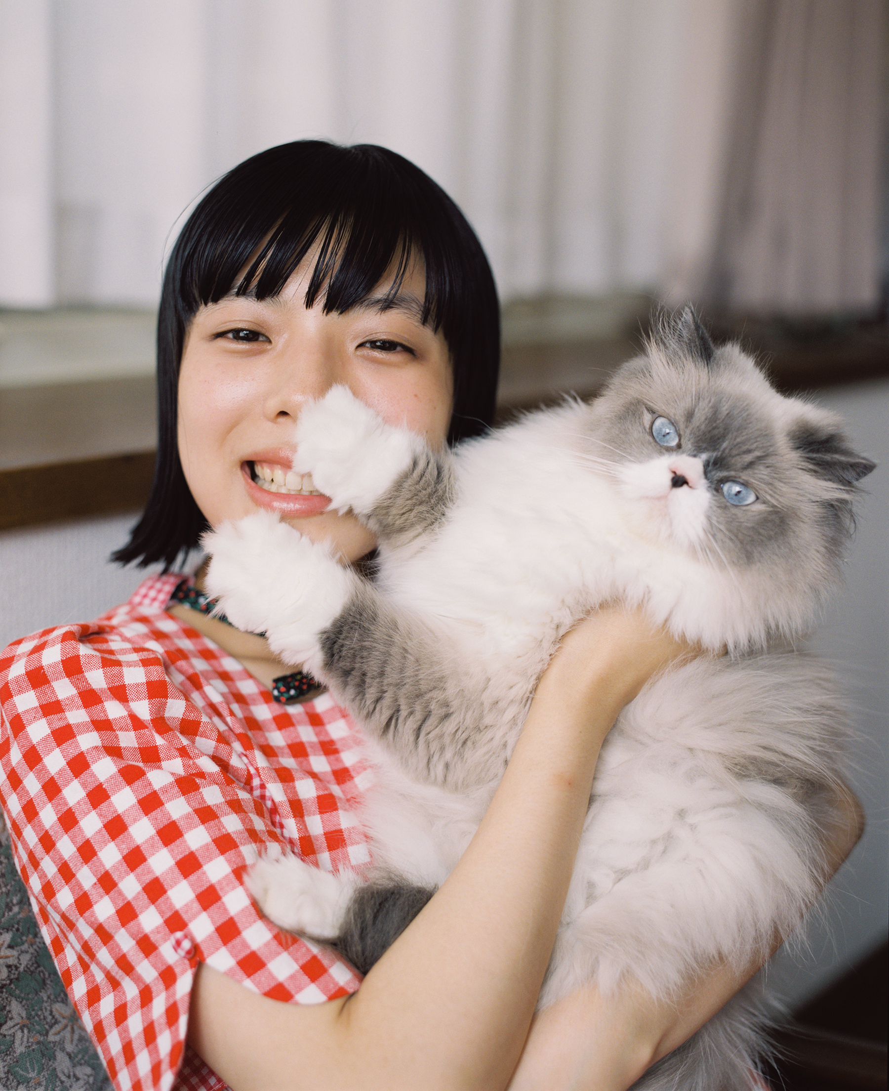 カネコアヤノ、新作『燦々』のジャケット写真・収録曲を公開 - StoryWriter