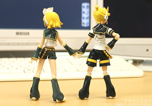figma 鏡音リン」「figma 鏡音レン」が本日から予約受付開始だお